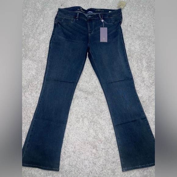 NWT Womens Hot In Hollywood Bootcut Jeans 1X - Picture 2 of 4